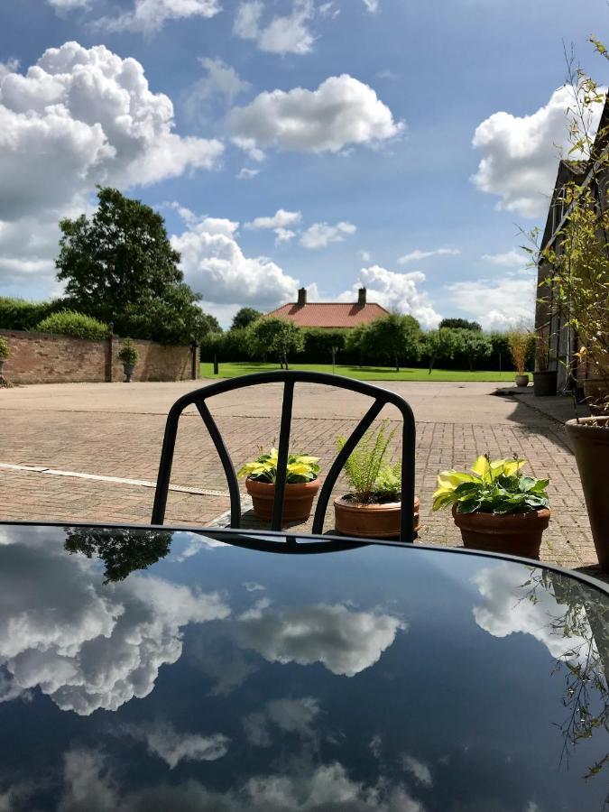 Charming Hen Cottage Countryside Retreat Lincoln Newball Exterior photo